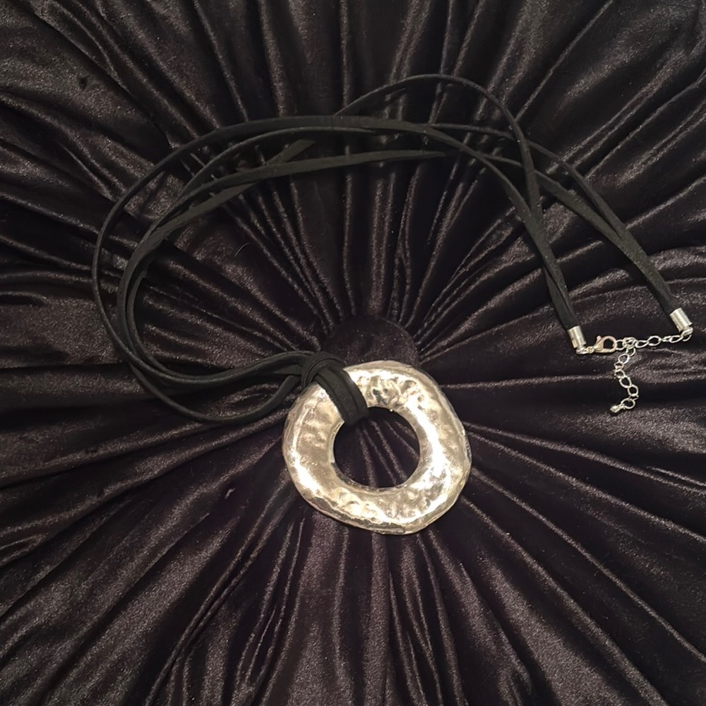 Elegant Silver Pendant Necklace